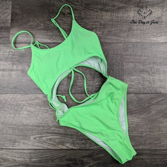 Scoop Neck High Waist Lace Up Back Monokini - Picture 3 of 3